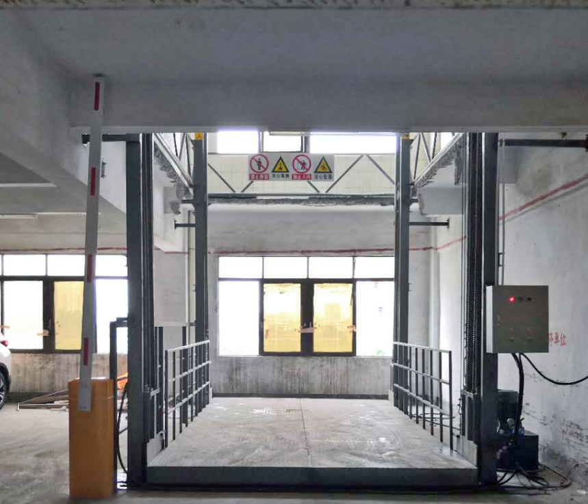 導(dǎo)軌式升降機
